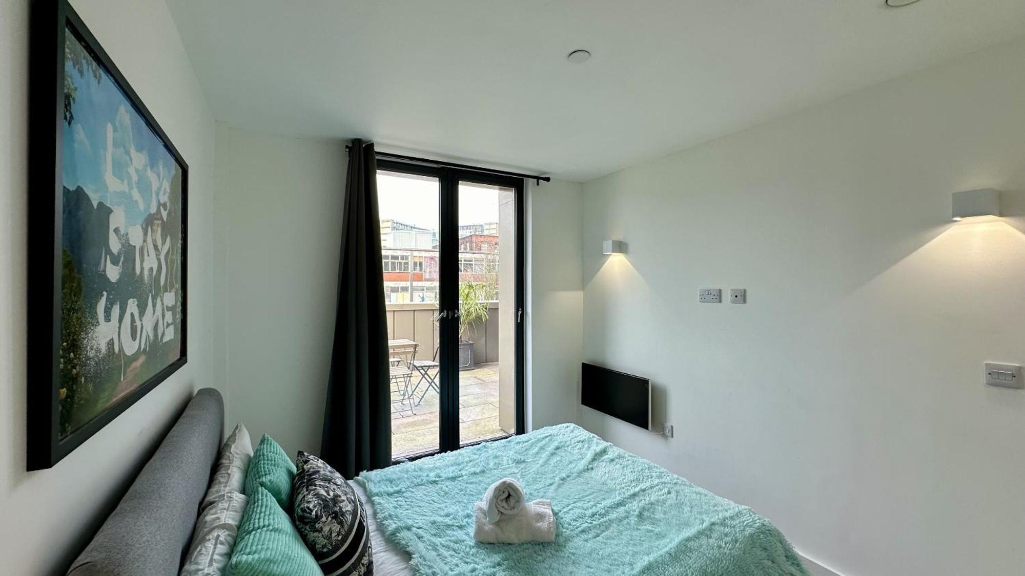 Lux Livin' Apartments - Luxury 2 Bed Apartment With Sky Garden 曼彻斯特 外观 照片