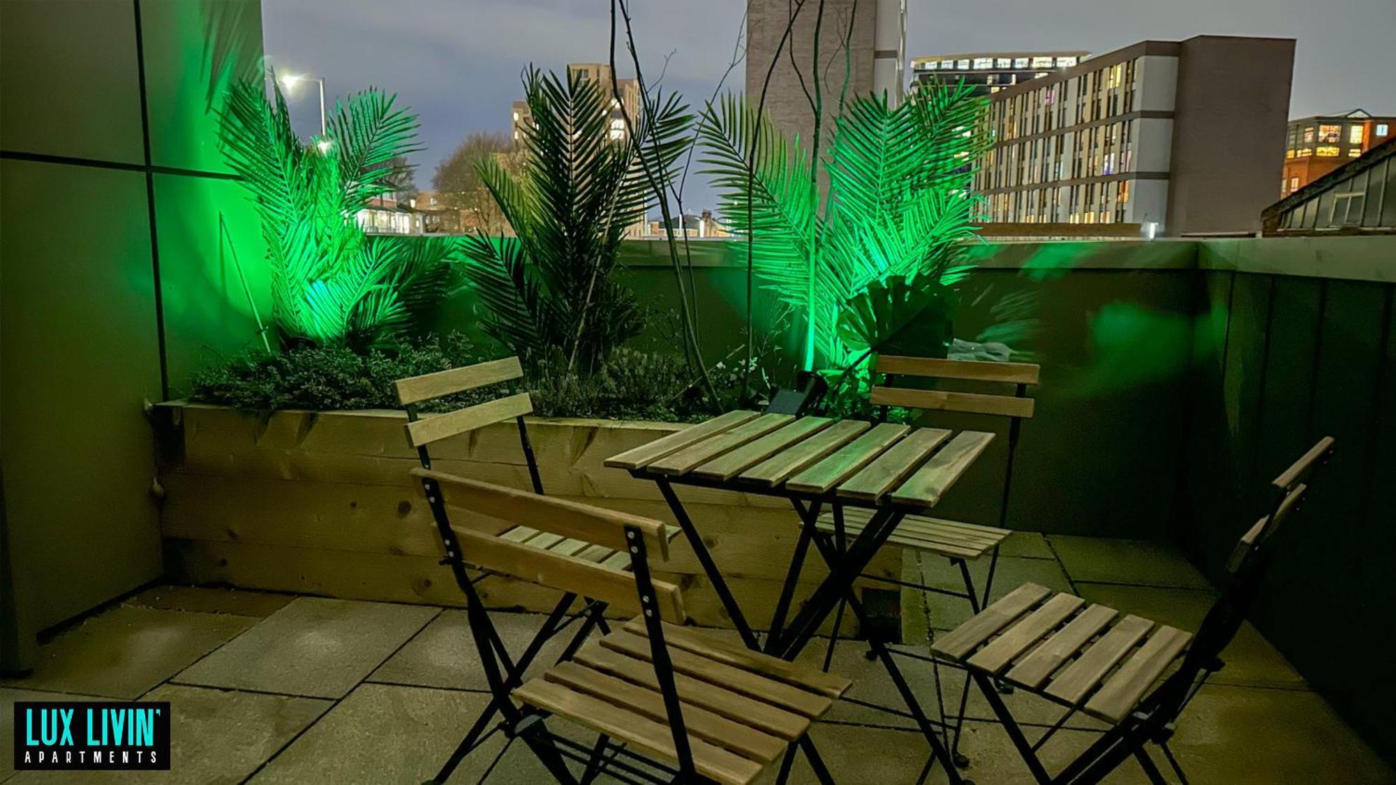Lux Livin' Apartments - Luxury 2 Bed Apartment With Sky Garden 曼彻斯特 客房 照片