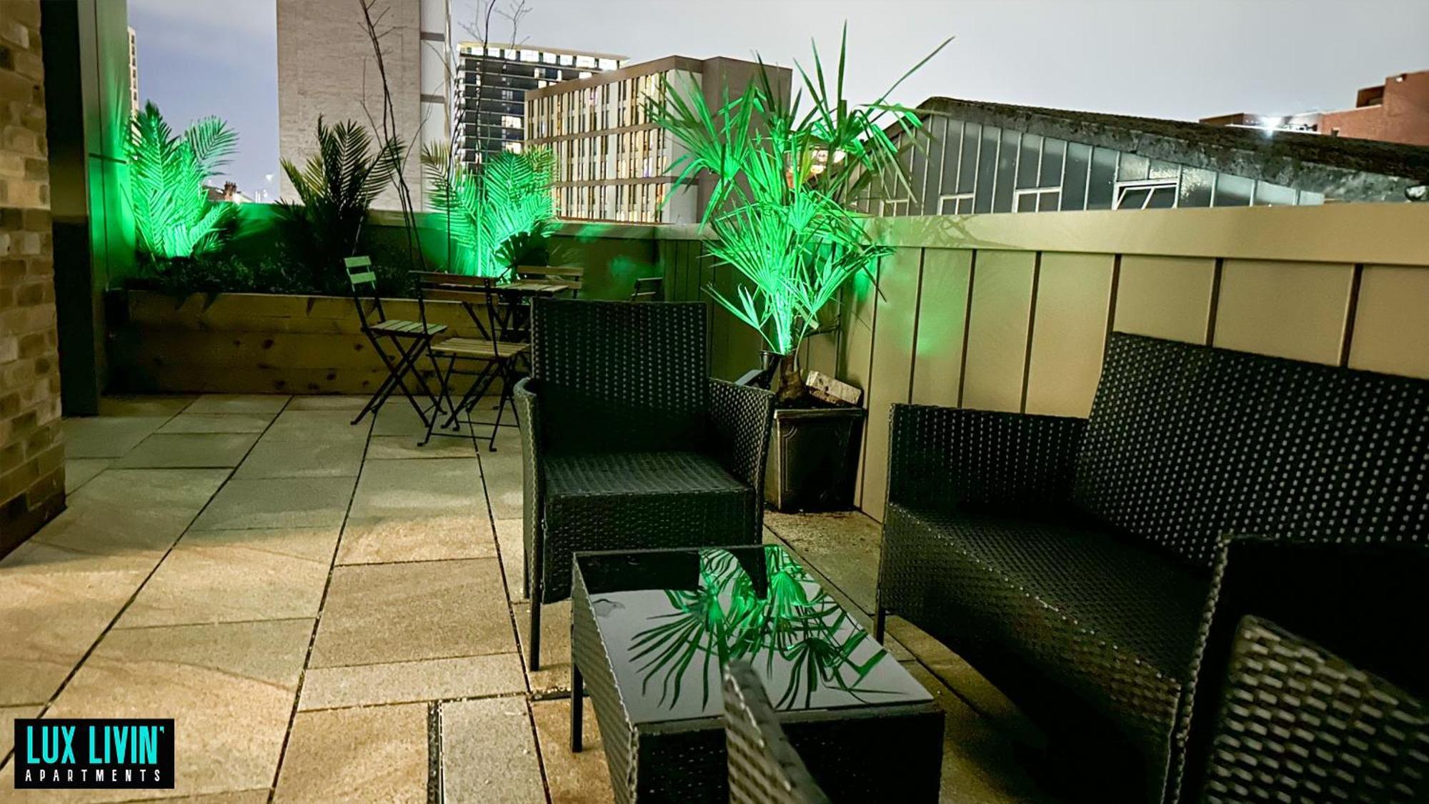 Lux Livin' Apartments - Luxury 2 Bed Apartment With Sky Garden 曼彻斯特 客房 照片