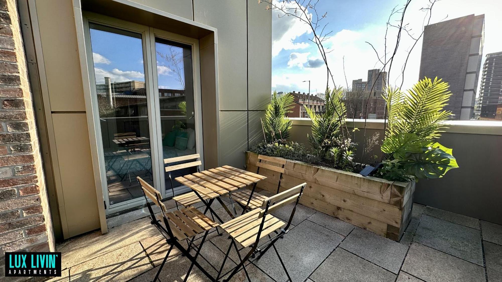 Lux Livin' Apartments - Luxury 2 Bed Apartment With Sky Garden 曼彻斯特 客房 照片